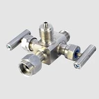 БКН2-48-12Х18Н10Т Блок клапанный 2-х вентильный 1/2"NPT(Н)/М20х1,5(В)/М20х1,5(В), Pу40МПа УТ000015214